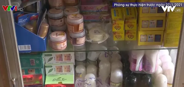 Trôi nổi mỹ phẩm không rõ nguồn gốc ở vùng quê - Ảnh 1. Trôi nổi mỹ phẩm không rõ nguồn gốc ở vùng quê - Ảnh 1.