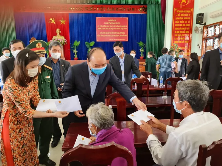 Thủ tướng: Cần đặc biệt chăm lo gia đình chính sách, gia đình khó khăn trong dịp Tết - Ảnh 1. Thủ tướng: Cần đặc biệt chăm lo gia đình chính sách, gia đình khó khăn trong dịp Tết - Ảnh 1.