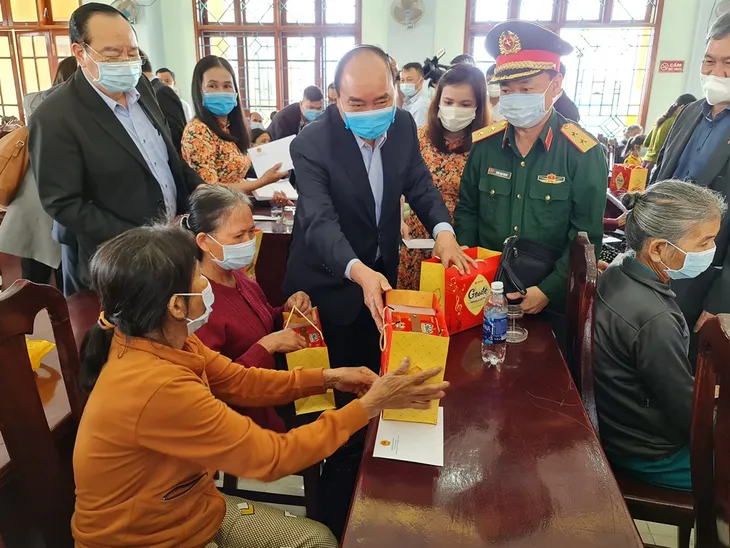 Thủ tướng: Cần đặc biệt chăm lo gia đình chính sách, gia đình khó khăn trong dịp Tết - Ảnh 2. Thủ tướng: Cần đặc biệt chăm lo gia đình chính sách, gia đình khó khăn trong dịp Tết - Ảnh 2.