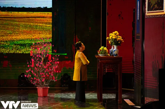 Gala cười 2021: Hồng Vân khó xử với hai... ông chồng! - Ảnh 1. Gala cười 2021: Hồng Vân khó xử với hai... ông chồng! - Ảnh 1.