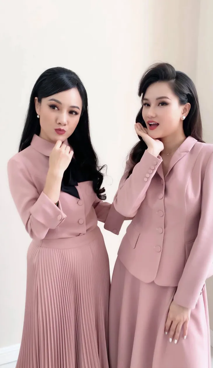 BTV Hoài Anh đẹp rạng ngời bên MC Huyền Châu - Ảnh 5. BTV Hoài Anh đẹp rạng ngời bên MC Huyền Châu - Ảnh 5.
