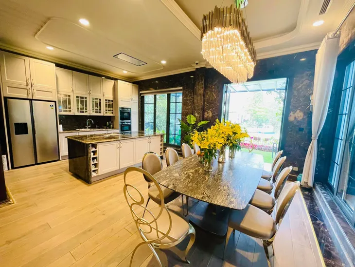Biệt thự ven sông ngập hoa Tết của Lã Thanh Huyền - Ảnh 10. Biệt thự ven sông ngập hoa Tết của Lã Thanh Huyền - Ảnh 10.