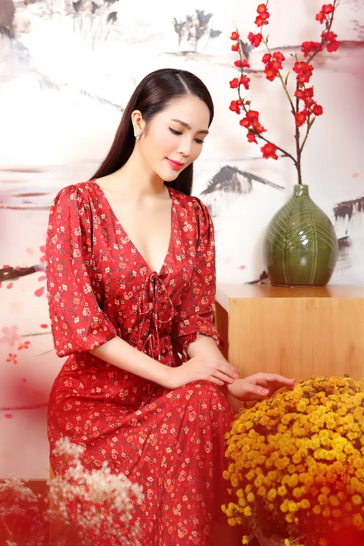 Dương Kim Ánh khoe sắc ngọt ngào trong bộ ảnh đón xuân Tân Sửu 2021 - Ảnh 6. Dương Kim Ánh khoe sắc ngọt ngào trong bộ ảnh đón xuân Tân Sửu 2021 - Ảnh 6.