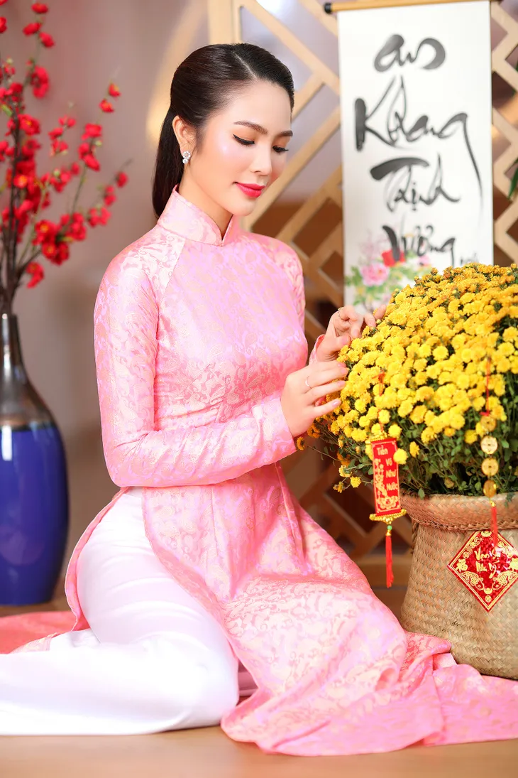 Dương Kim Ánh khoe sắc ngọt ngào trong bộ ảnh đón xuân Tân Sửu 2021 - Ảnh 2. Dương Kim Ánh khoe sắc ngọt ngào trong bộ ảnh đón xuân Tân Sửu 2021 - Ảnh 2.