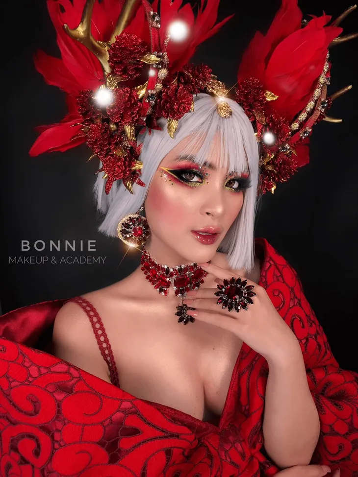 Biến hóa đa dạng với nhiều kiểu make up độc lạ với Hoàng Quyên tại Bonnie Makeup Academy - Ảnh 5. Biến hóa đa dạng với nhiều kiểu make up độc lạ với Hoàng Quyên tại Bonnie Makeup Academy - Ảnh 5.