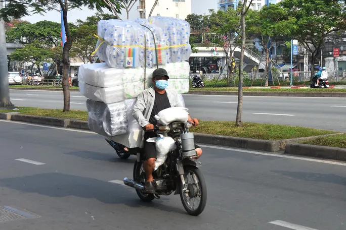TP Hồ Chí Minh xây dựng lộ trình “khai tử” xe máy cũ - Ảnh 1. TP Hồ Chí Minh xây dựng lộ trình “khai tử” xe máy cũ - Ảnh 1.