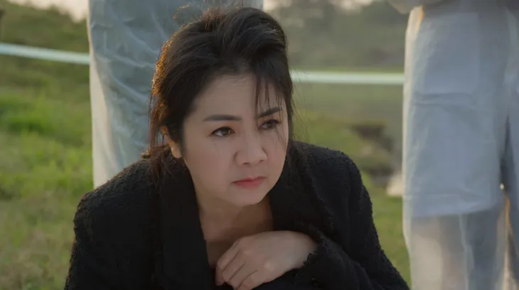 Hướng dương ngược nắng - Tập 39: Phép màu nào đưa Châu từ cõi chết trở về xinh tươi? - Ảnh 17. Hướng dương ngược nắng - Tập 39: Phép màu nào đưa Châu từ cõi chết trở về xinh tươi? - Ảnh 17.