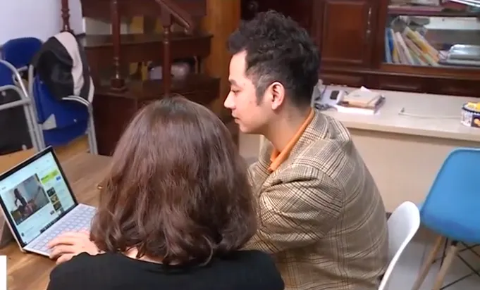 Hàng vạn video độc hại với trẻ trôi nổi trên MXH: Từ phim giang hồ đến clip ôm búp bê ma xin vía học giỏi - Ảnh 3. Hàng vạn video độc hại với trẻ trôi nổi trên MXH: Từ phim giang hồ đến clip ôm búp bê ma xin vía học giỏi - Ảnh 3.