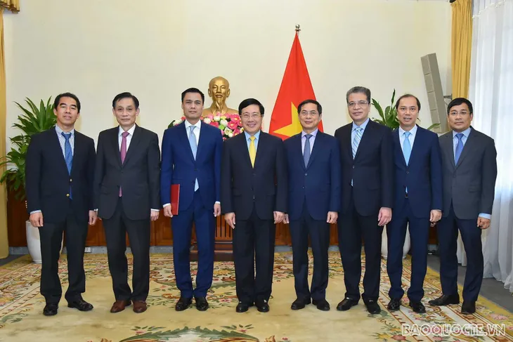 Bộ Ngoại giao có tân Thứ trưởng 44 tuổi - Ảnh 1. Bộ Ngoại giao có tân Thứ trưởng 44 tuổi - Ảnh 1.