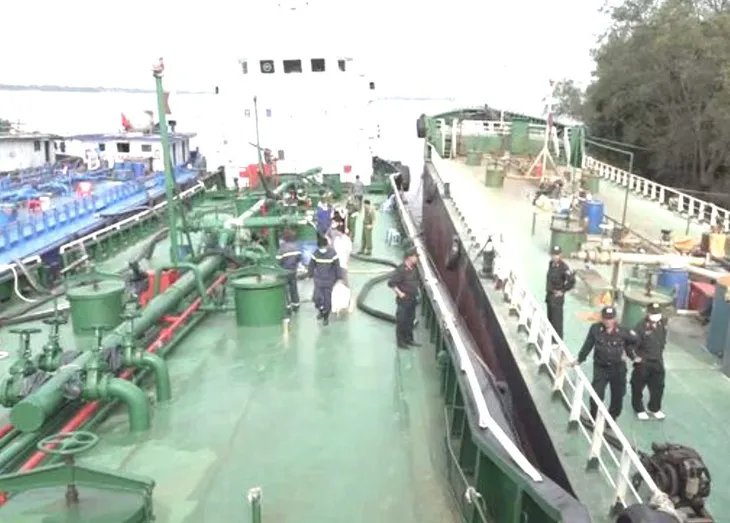 Hàng triệu lít xăng giả bị phát hiện, Bộ Công Thương nói gì? - Ảnh 1. Hàng triệu lít xăng giả bị phát hiện, Bộ Công Thương nói gì? - Ảnh 1.