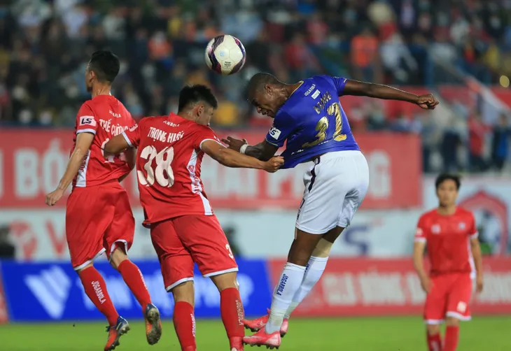 ẢNH: Đánh bại CLB Hải Phòng, CLB Hà Nội có chiến thắng đầu tiên tại V.League 2021 - Ảnh 9. ẢNH: Đánh bại CLB Hải Phòng, CLB Hà Nội có chiến thắng đầu tiên tại V.League 2021 - Ảnh 9.