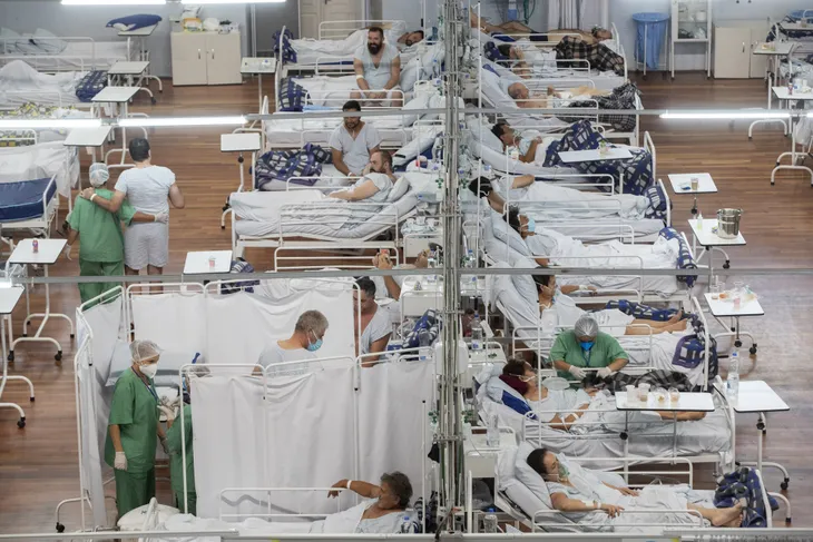 Cảnh sát Brazil phá tụ điểm với hàng trăm người trong phòng kín, không đeo khẩu trang - Ảnh 1. Cảnh sát Brazil phá tụ điểm với hàng trăm người trong phòng kín, không đeo khẩu trang - Ảnh 1.