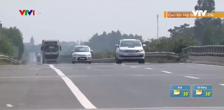 Cao tốc Nội Bài - Lào Cai xuống cấp, nguy cơ xảy ra tai nạn - Ảnh 1. Cao tốc Nội Bài - Lào Cai xuống cấp, nguy cơ xảy ra tai nạn - Ảnh 1.