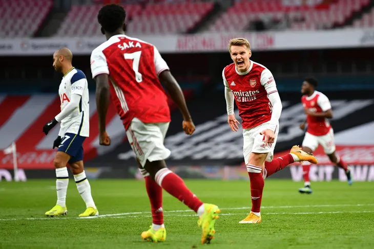 Arsenal 2-1 Tottenham: Lamela lập siêu phẩm, Pháo thủ vẫn ngược dòng ngoạn mục - Ảnh 5. Arsenal 2-1 Tottenham: Lamela lập siêu phẩm, Pháo thủ vẫn ngược dòng ngoạn mục - Ảnh 5.