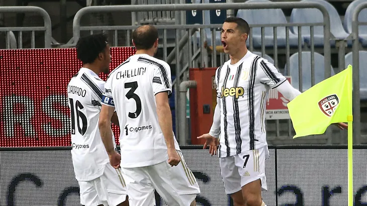 Ronaldo lập hat-trick, Juventus bám đuổi Inter và AC Milan - Ảnh 3. Ronaldo lập hat-trick, Juventus bám đuổi Inter và AC Milan - Ảnh 3.