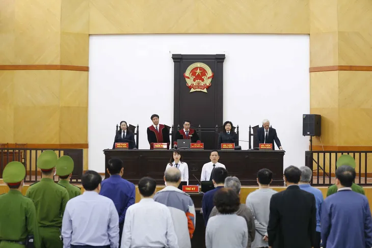 Ông Đinh La Thăng bị tuyên phạt 11 năm tù vụ Ethanol Phú Thọ- Ảnh 6. Ông Đinh La Thăng bị tuyên phạt 11 năm tù vụ Ethanol Phú Thọ- Ảnh 6.