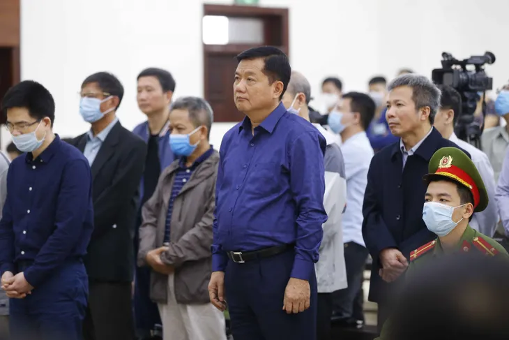 Các bị cáo tại phiên tòa (Ảnh: TTXVN) Các bị cáo tại phiên tòa (Ảnh: TTXVN)