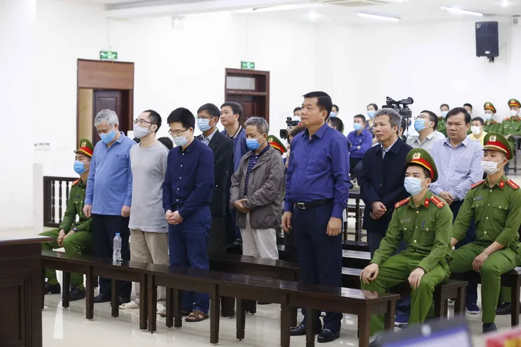 Ông Đinh La Thăng bị tuyên phạt 11 năm tù vụ Ethanol Phú Thọ- Ảnh 10. Ông Đinh La Thăng bị tuyên phạt 11 năm tù vụ Ethanol Phú Thọ- Ảnh 10.