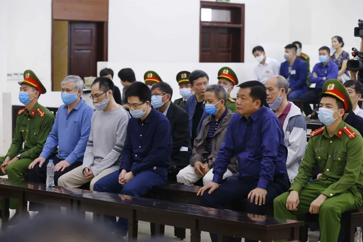 Ông Đinh La Thăng bị tuyên phạt 11 năm tù vụ Ethanol Phú Thọ- Ảnh 5. Ông Đinh La Thăng bị tuyên phạt 11 năm tù vụ Ethanol Phú Thọ- Ảnh 5.