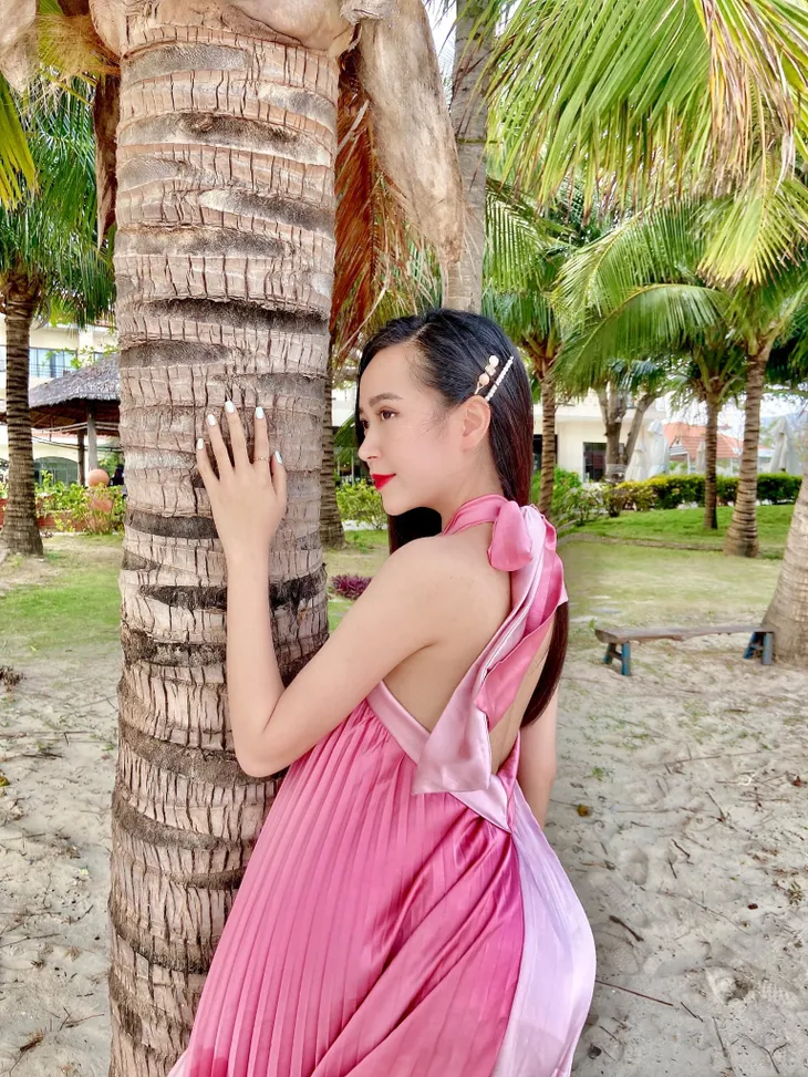Chưa hè mà Kim Oanh đã diện bikini khoe thân hình nuột nà - Ảnh 6. Chưa hè mà Kim Oanh đã diện bikini khoe thân hình nuột nà - Ảnh 6.