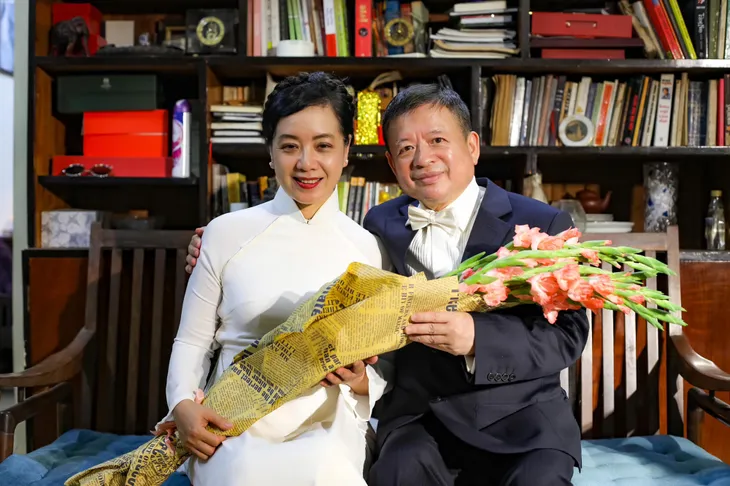 Bất ngờ trước nhan sắc Chiều Xuân trong ảnh cưới 34 năm trước và bây giờ - Ảnh 4. Bất ngờ trước nhan sắc Chiều Xuân trong ảnh cưới 34 năm trước và bây giờ - Ảnh 4.