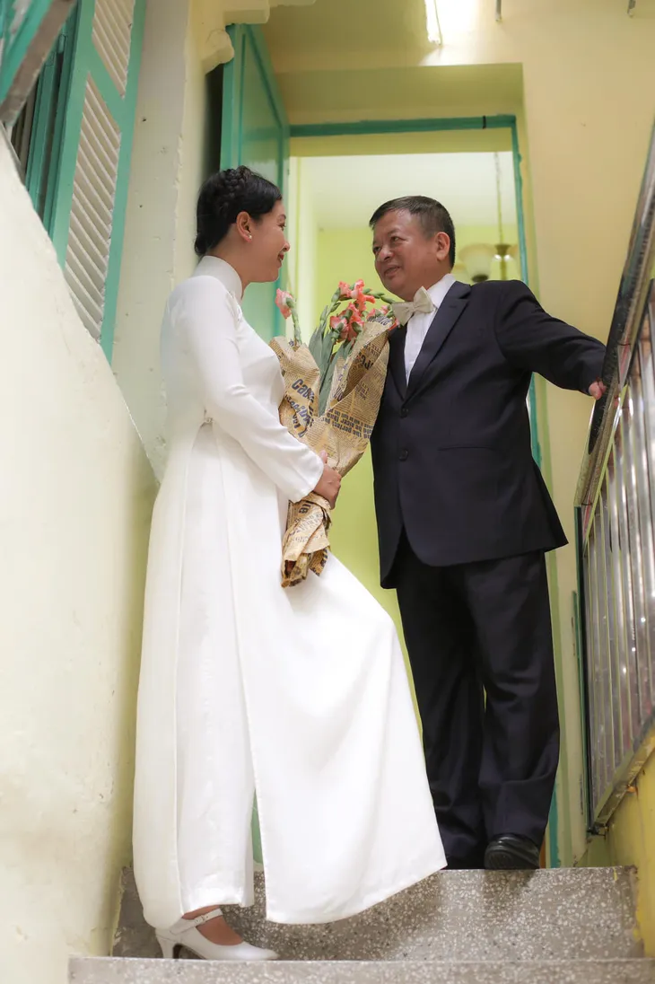 Bất ngờ trước nhan sắc Chiều Xuân trong ảnh cưới 34 năm trước và bây giờ - Ảnh 5. Bất ngờ trước nhan sắc Chiều Xuân trong ảnh cưới 34 năm trước và bây giờ - Ảnh 5.