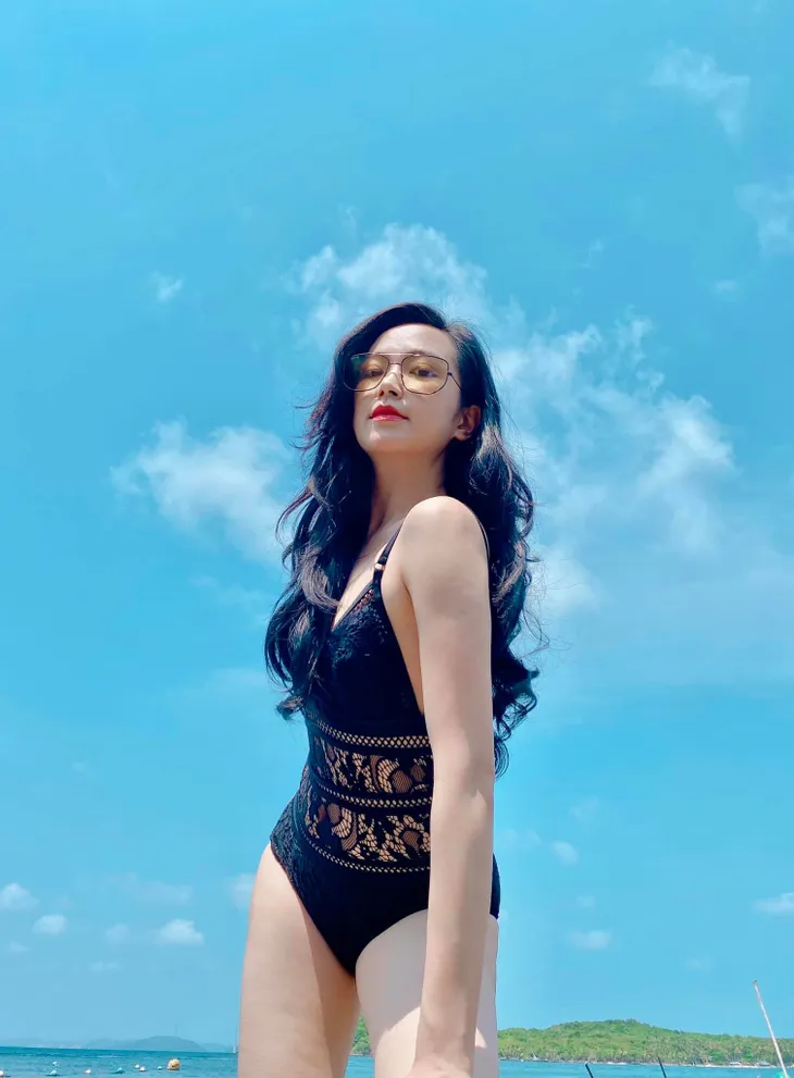 Chưa hè mà Kim Oanh đã diện bikini khoe thân hình nuột nà - Ảnh 10. Chưa hè mà Kim Oanh đã diện bikini khoe thân hình nuột nà - Ảnh 10.