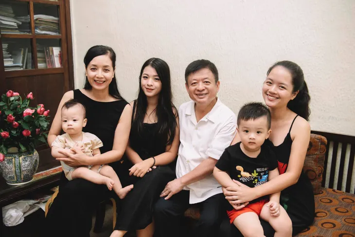 Bất ngờ trước nhan sắc Chiều Xuân trong ảnh cưới 34 năm trước và bây giờ - Ảnh 9. Bất ngờ trước nhan sắc Chiều Xuân trong ảnh cưới 34 năm trước và bây giờ - Ảnh 9.