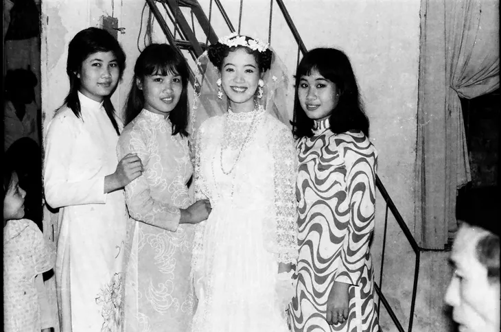 Bất ngờ trước nhan sắc Chiều Xuân trong ảnh cưới 34 năm trước và bây giờ - Ảnh 1. Bất ngờ trước nhan sắc Chiều Xuân trong ảnh cưới 34 năm trước và bây giờ - Ảnh 1.