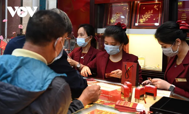 Sau dịch COVID-19, nên mua đất hay mua vàng? - Ảnh 1. Sau dịch COVID-19, nên mua đất hay mua vàng? - Ảnh 1.