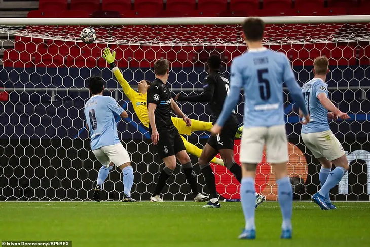 Man City 2-0 Mgladbach: Chiến thắng dễ dàng - Ảnh 2. Man City 2-0 Mgladbach: Chiến thắng dễ dàng - Ảnh 2.