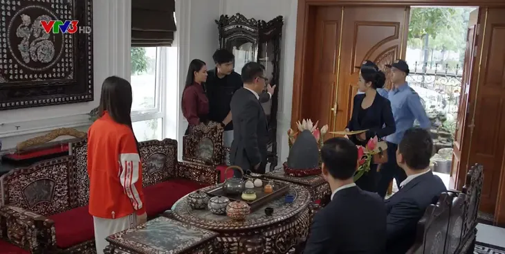 Hướng dương ngược nắng - Tập 42: Hụt đích tôn, Trí còn cửa làm phò mã họ Cao? - Ảnh 8. Hướng dương ngược nắng - Tập 42: Hụt đích tôn, Trí còn cửa làm phò mã họ Cao? - Ảnh 8.