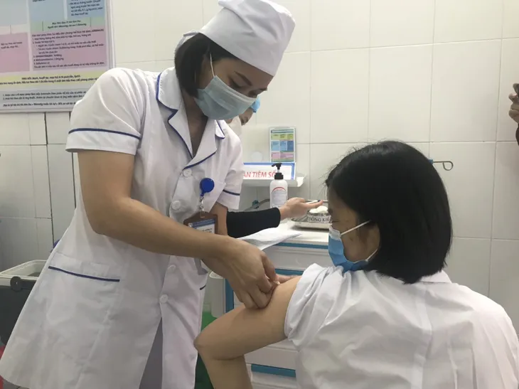 Sáng 18/3, không có ca mắc COVID-19, thêm hơn 3.000 người tiêm vaccine - Ảnh 3. Sáng 18/3, không có ca mắc COVID-19, thêm hơn 3.000 người tiêm vaccine - Ảnh 3.