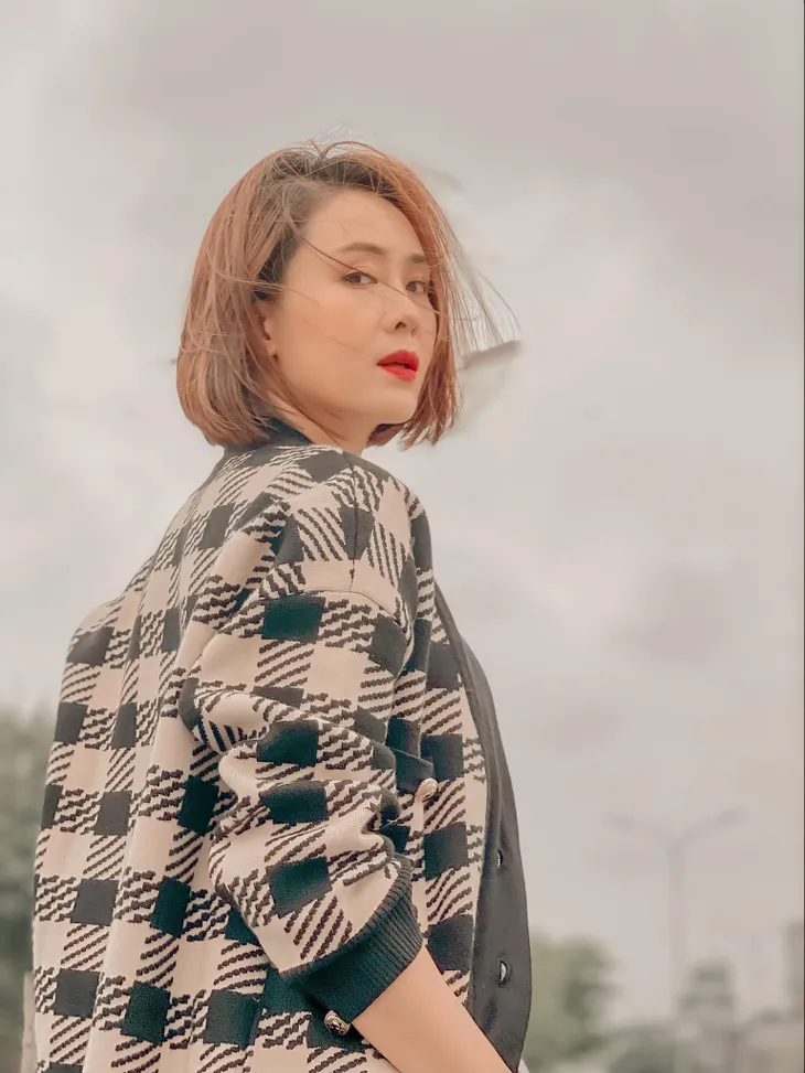 Hướng dương ngược nắng: Hồng Diễm thay Châu buông lời trách gửi đến ai đó có thương em không? - Ảnh 1. Hướng dương ngược nắng: Hồng Diễm thay Châu buông lời trách gửi đến ai đó có thương em không? - Ảnh 1.