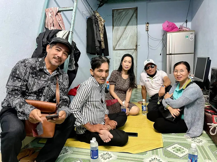 Quyên góp được hơn 400 triệu cho diễn viên Thương Tín, diễn viên Kim Chi thông báo ngừng nhận tiền - Ảnh 2. Quyên góp được hơn 400 triệu cho diễn viên Thương Tín, diễn viên Kim Chi thông báo ngừng nhận tiền - Ảnh 2.