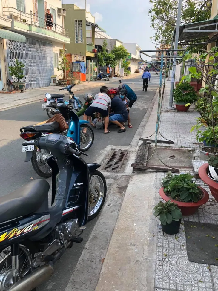 Khống chế thành công 2 đối tượng manh động mang súng cướp ngân hàng - Ảnh 1. Khống chế thành công 2 đối tượng manh động mang súng cướp ngân hàng - Ảnh 1.