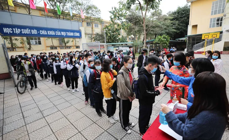 Hà Nội đảm bảo an toàn phòng, chống dịch COVID-19 ngay từ ngày đầu học sinh trở lại trường - Ảnh 9. Hà Nội đảm bảo an toàn phòng, chống dịch COVID-19 ngay từ ngày đầu học sinh trở lại trường - Ảnh 9.