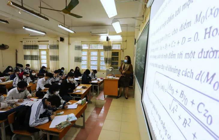 Hà Nội đảm bảo an toàn phòng, chống dịch COVID-19 ngay từ ngày đầu học sinh trở lại trường - Ảnh 13. Hà Nội đảm bảo an toàn phòng, chống dịch COVID-19 ngay từ ngày đầu học sinh trở lại trường - Ảnh 13.