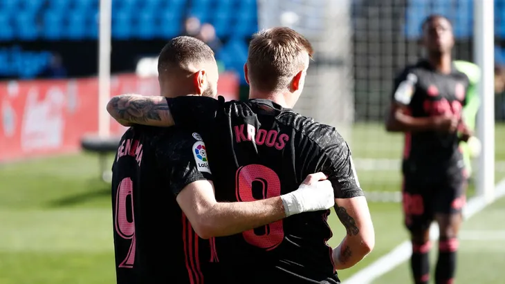 Celta Vigo 1-3 Real Madrid: Benzema tỏa sáng, Real vươn lên vị trí nhì bảng - Ảnh 1. Celta Vigo 1-3 Real Madrid: Benzema tỏa sáng, Real vươn lên vị trí nhì bảng - Ảnh 1.