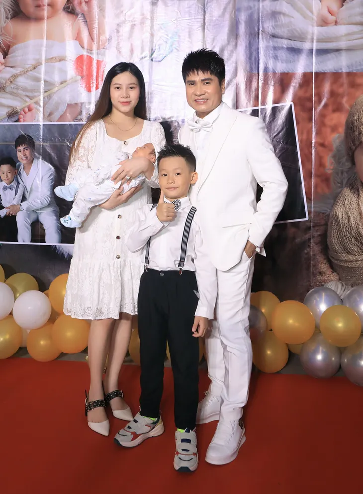 Lương Gia Huy lần đầu khoe “con trai thứ 2” sau thời gian giấu kín - Ảnh 2. Lương Gia Huy lần đầu khoe “con trai thứ 2” sau thời gian giấu kín - Ảnh 2.