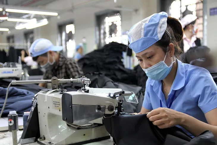 Xuất khẩu sang EU tăng gần 4% sau 5 tháng thực thi EVFTA - Ảnh 1. Xuất khẩu sang EU tăng gần 4% sau 5 tháng thực thi EVFTA - Ảnh 1.