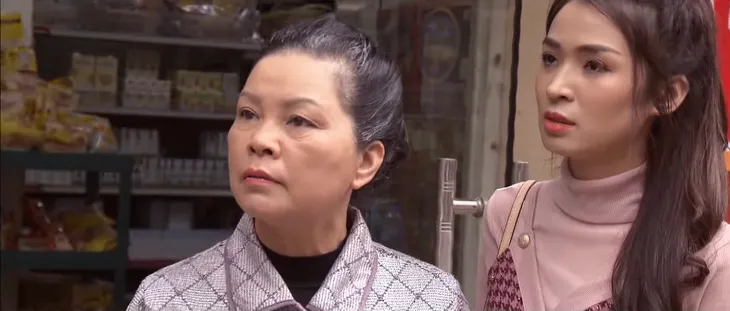 Trở về giữa yêu thương - Tập 57: Đức (Bá Anh) tức lộn ruột ép mẹ trả nợ cho nhà vợ - Ảnh 4. Trở về giữa yêu thương - Tập 57: Đức (Bá Anh) tức lộn ruột ép mẹ trả nợ cho nhà vợ - Ảnh 4.