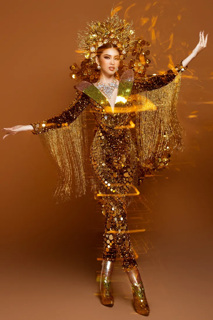Cú xoay người ấn tượng của Ngọc Thảo trên sân khấu Miss Grand International - Ảnh 3. Cú xoay người ấn tượng của Ngọc Thảo trên sân khấu Miss Grand International - Ảnh 3.