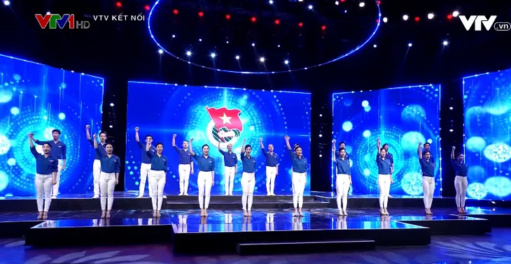Hành trình thanh niên: Chương trình âm nhạc đặc sắc kỷ niệm 90 năm ngày thành lập Đoàn thanh niên cộng sản Hồ Chí Minh - Ảnh 2. Hành trình thanh niên: Chương trình âm nhạc đặc sắc kỷ niệm 90 năm ngày thành lập Đoàn thanh niên cộng sản Hồ Chí Minh - Ảnh 2.