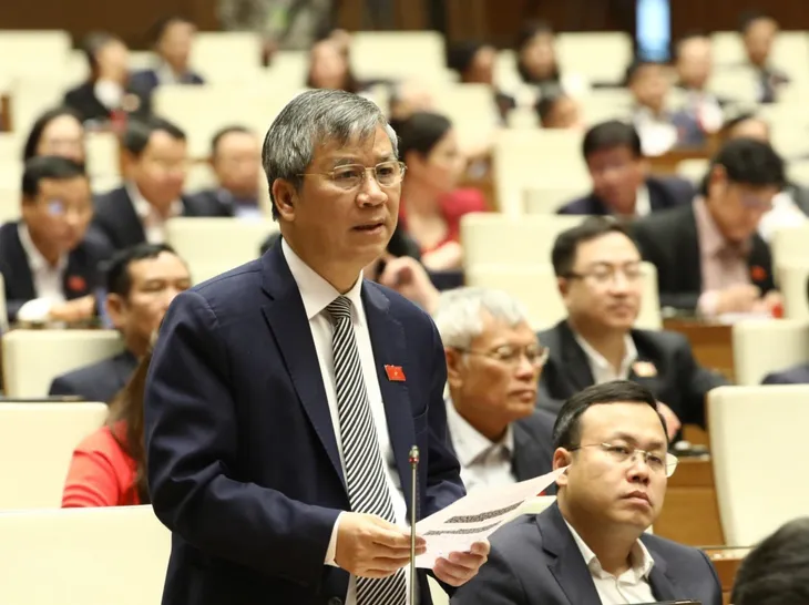 Cần cấm ngay, cấm triệt để thuốc lá điện tử - Ảnh 1. Cần cấm ngay, cấm triệt để thuốc lá điện tử - Ảnh 1.