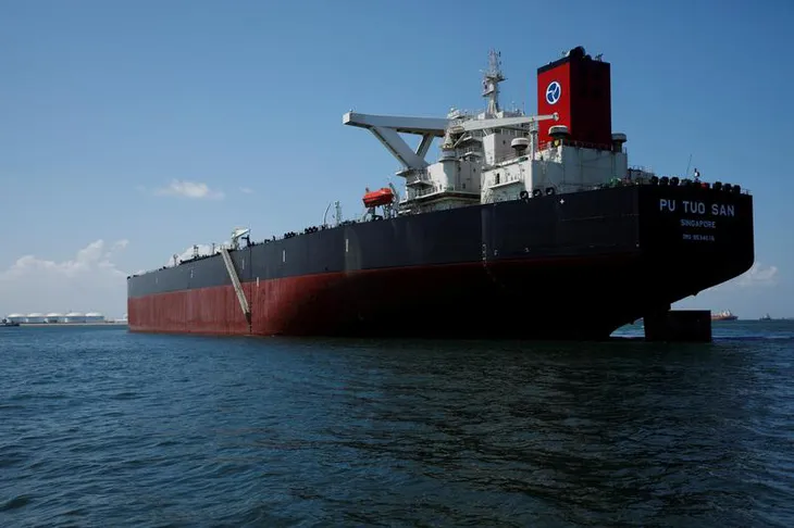 Kênh đào Suez tắc nghẽn: Chờ đợi hay lựa chọn tuyến đường khác? - Ảnh 5. Kênh đào Suez tắc nghẽn: Chờ đợi hay lựa chọn tuyến đường khác? - Ảnh 5.