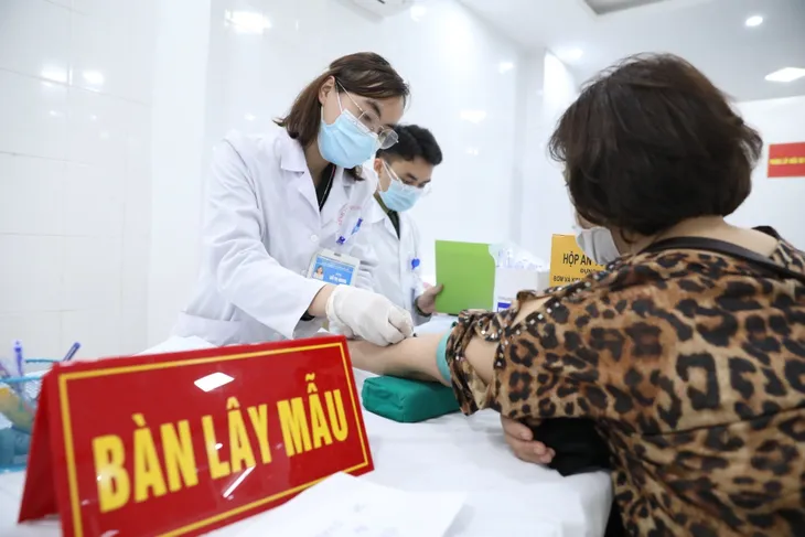 26 người tiêm thử nghiệm mũi 2 giai đoạn 2 vaccine phòng COVID-19 Nano Covax - Ảnh 1. 26 người tiêm thử nghiệm mũi 2 giai đoạn 2 vaccine phòng COVID-19 Nano Covax - Ảnh 1.