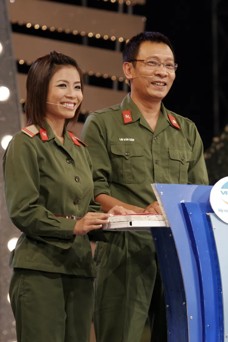 MC Hoàng Linh khoe ảnh cùng nhà báo Lại Văn Sâm cách đây 15 năm - Ảnh 5.