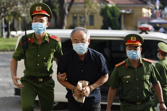 Vụ án nguyên Phó Chủ tịch UBND TP Hồ Chí Minh Nguyễn Thành Tài: 3 quan điểm đáng chú ý của Viện Kiểm sát trong phần tranh luận - Ảnh 2. Vụ án nguyên Phó Chủ tịch UBND TP Hồ Chí Minh Nguyễn Thành Tài: 3 quan điểm đáng chú ý của Viện Kiểm sát trong phần tranh luận - Ảnh 2.