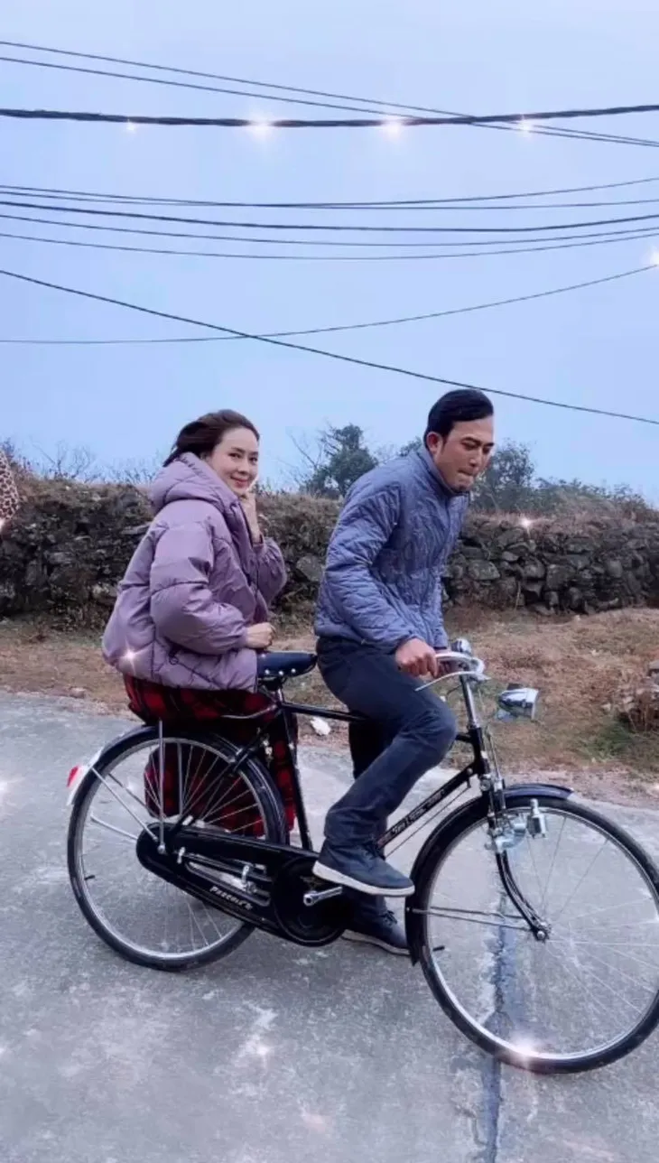 Doãn Quốc Đam muốn Hồng Diễm không chỉ đẹp đôi với riêng Hồng Đăng - Ảnh 4. Doãn Quốc Đam muốn Hồng Diễm không chỉ đẹp đôi với riêng Hồng Đăng - Ảnh 4.